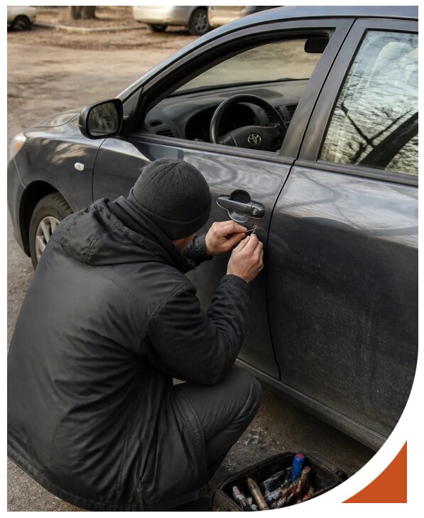 Профессиональное вскрытие автомобиля Тойота без повреждений в Лениногорске